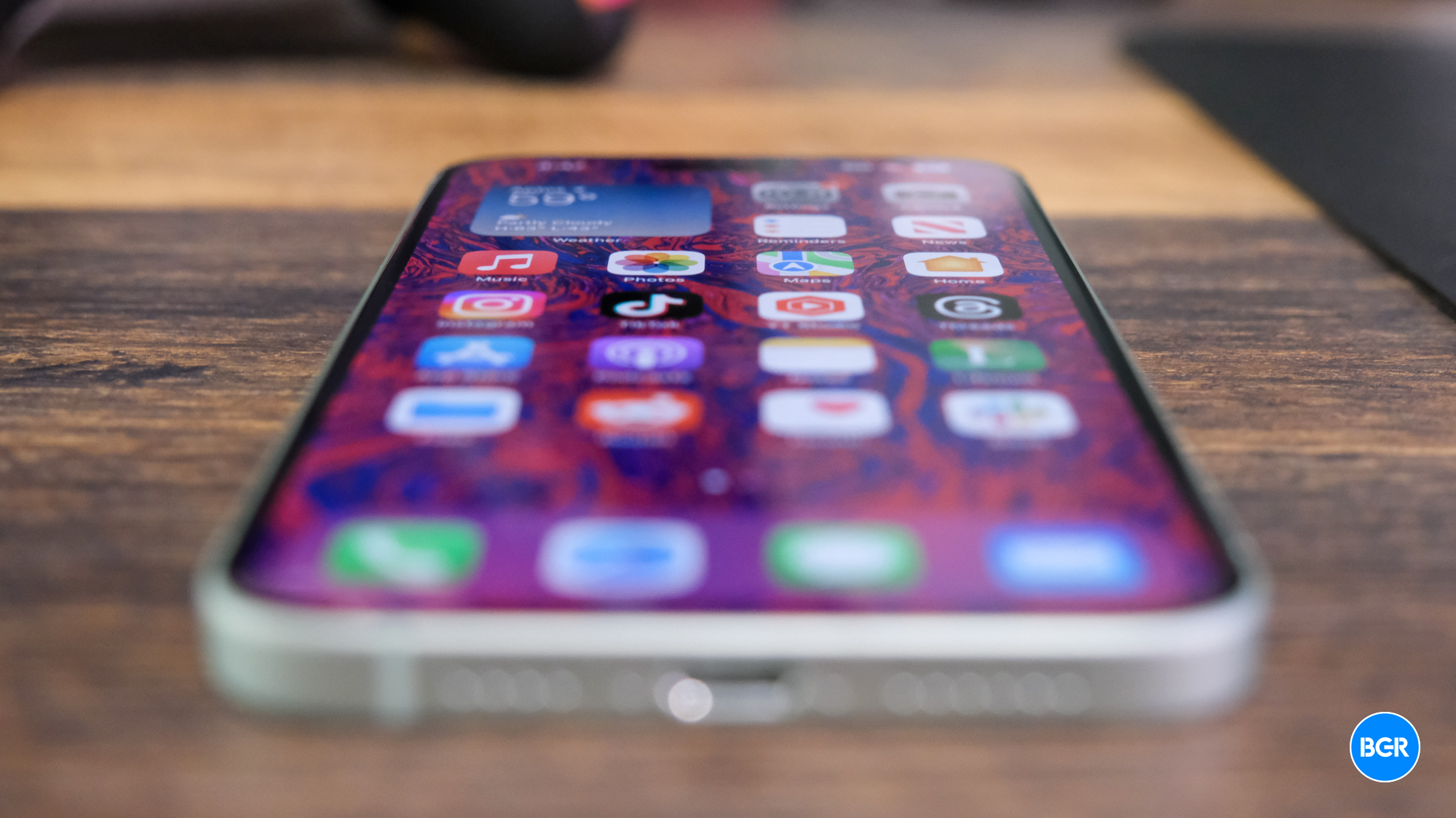 Apple iPhone 16 Pro Resim 3