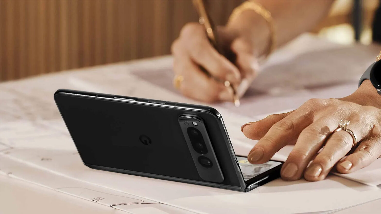 Google Pixel Fold Resim 3