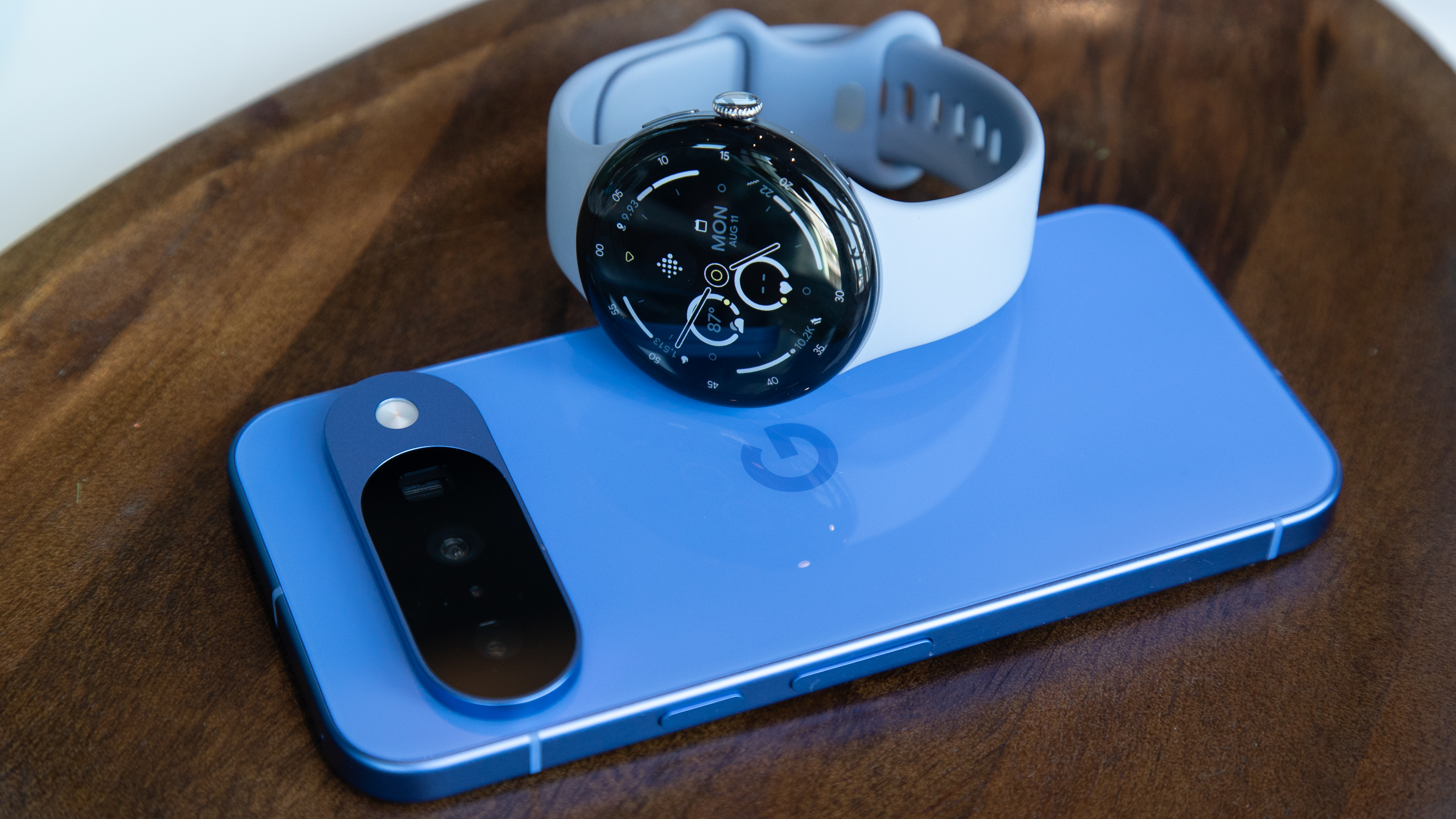 Google Pixel Watch 4 Resim 3