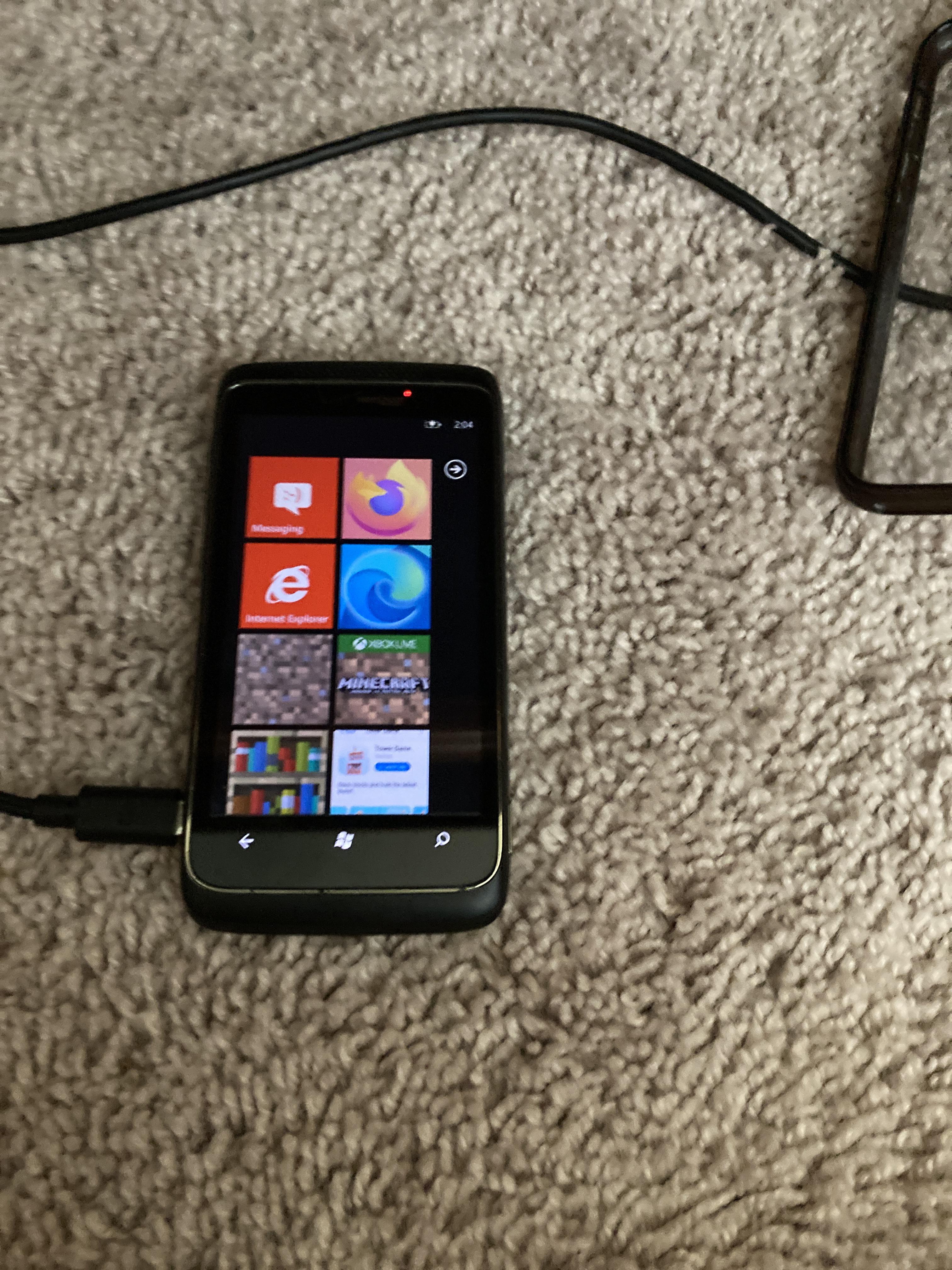 HTC 7 Trophy Resim 2