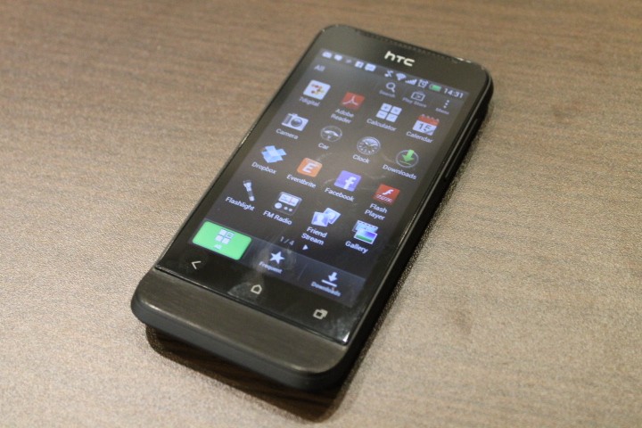 HTC One V Resim 4