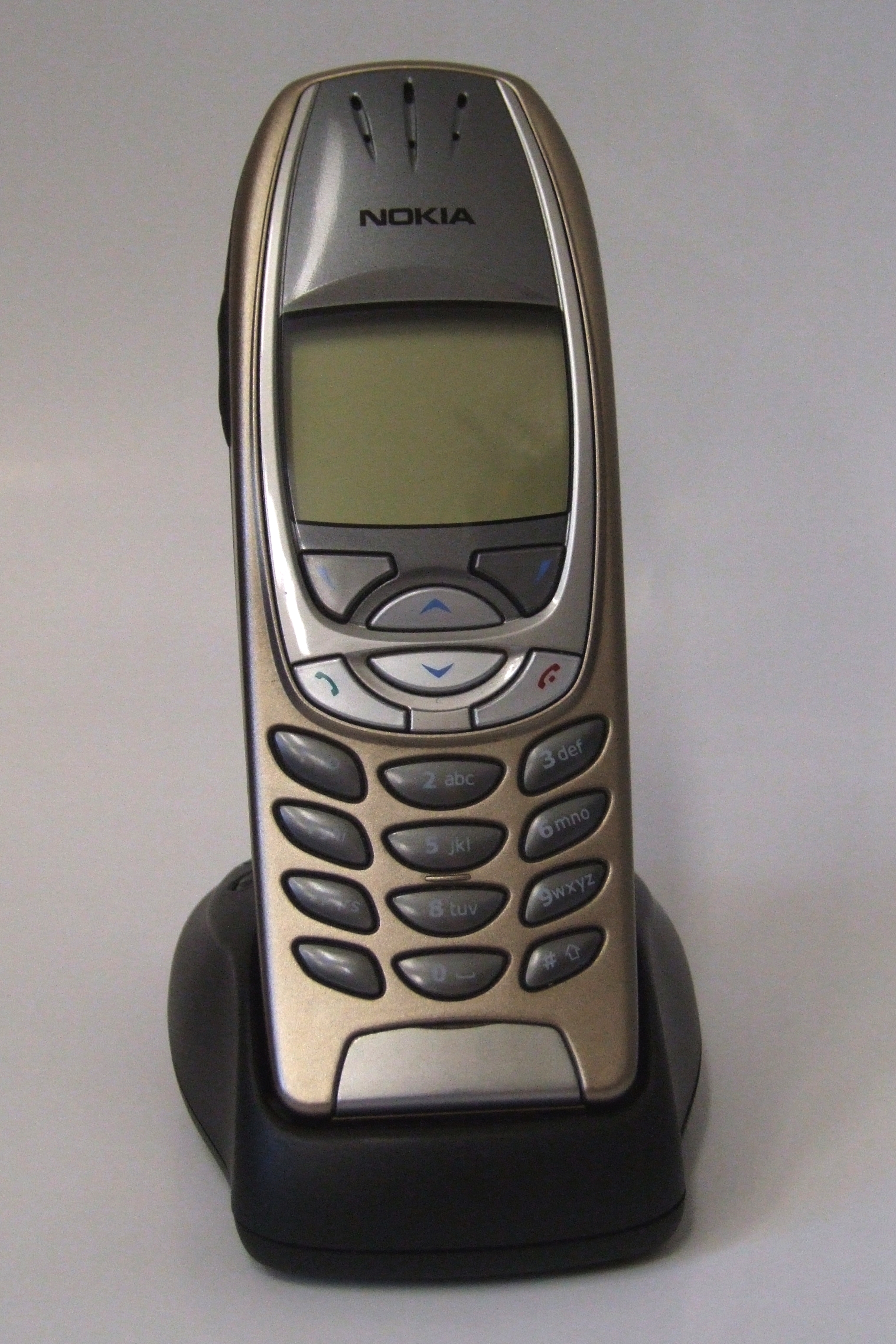 Nokia 6310i Resim 3