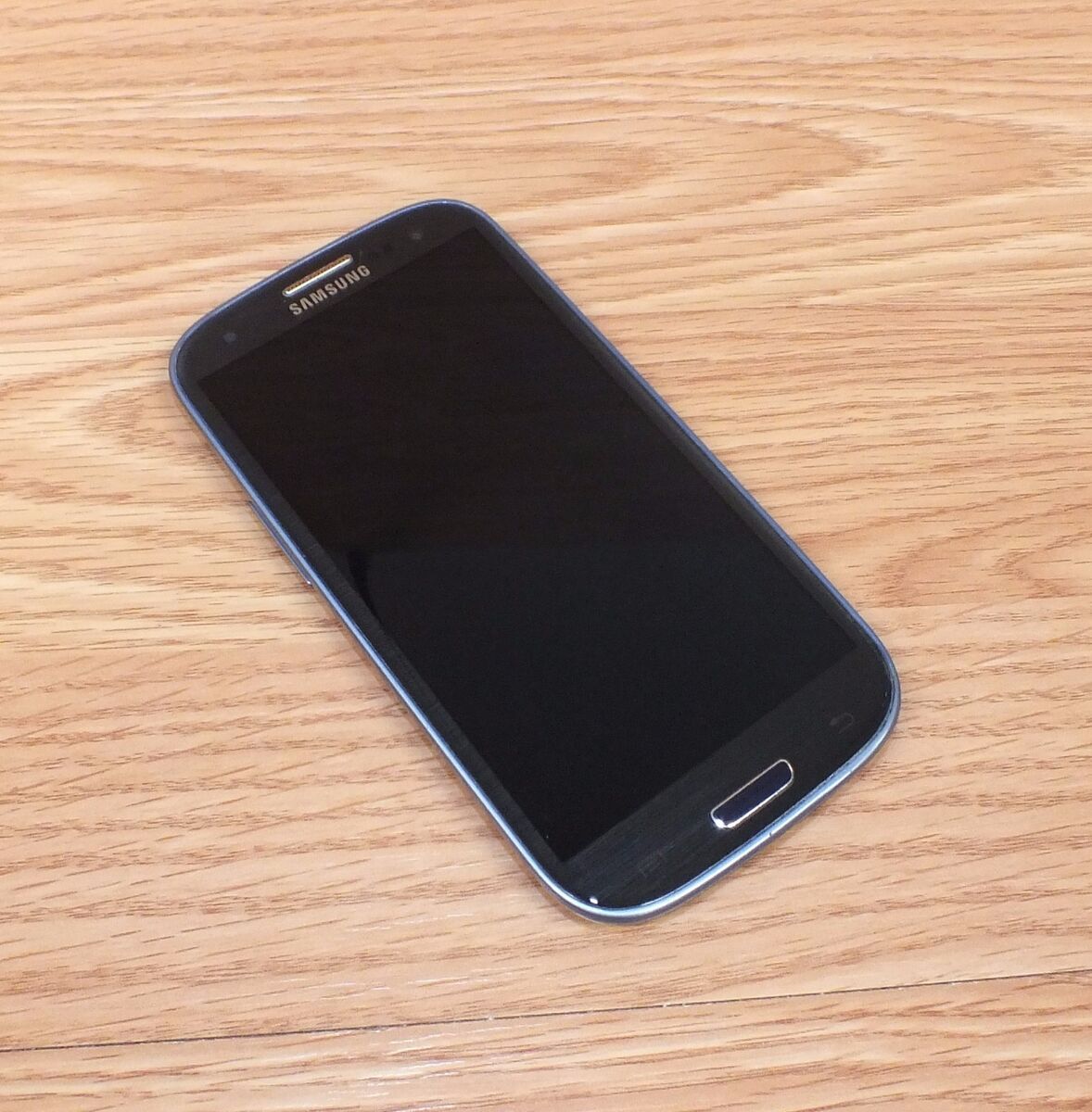 Samsung Galaxy S III CDMA Resim 2