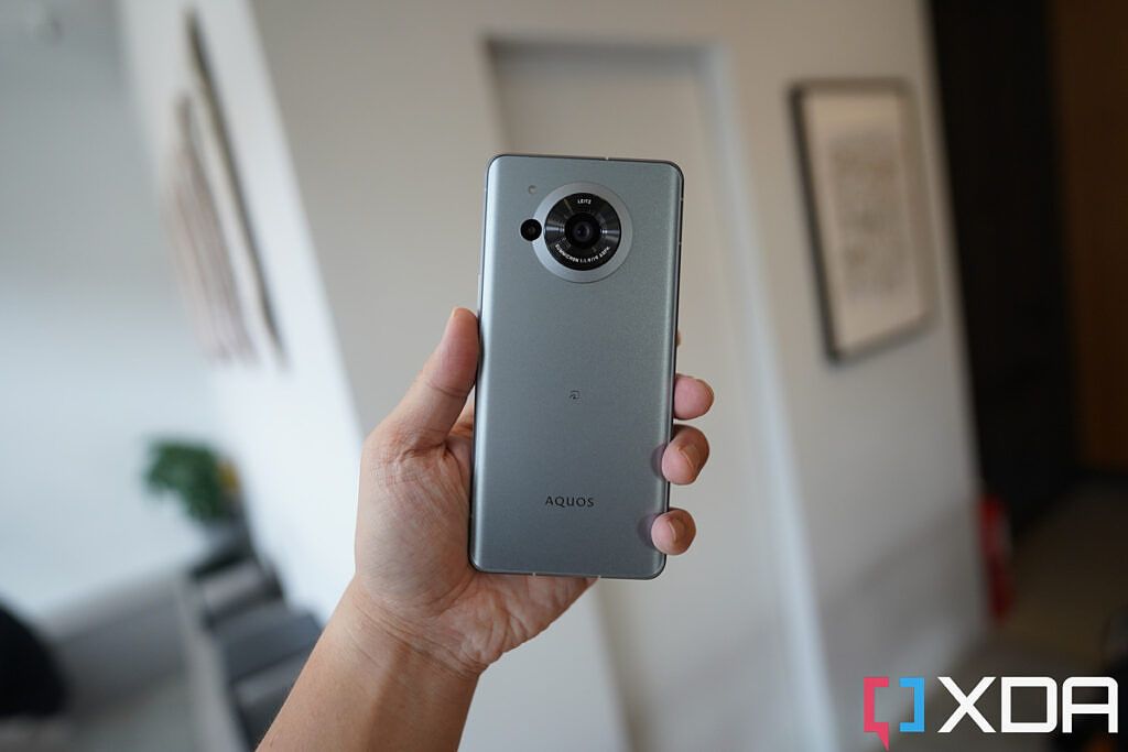 Sharp Aquos R7s Resim 3