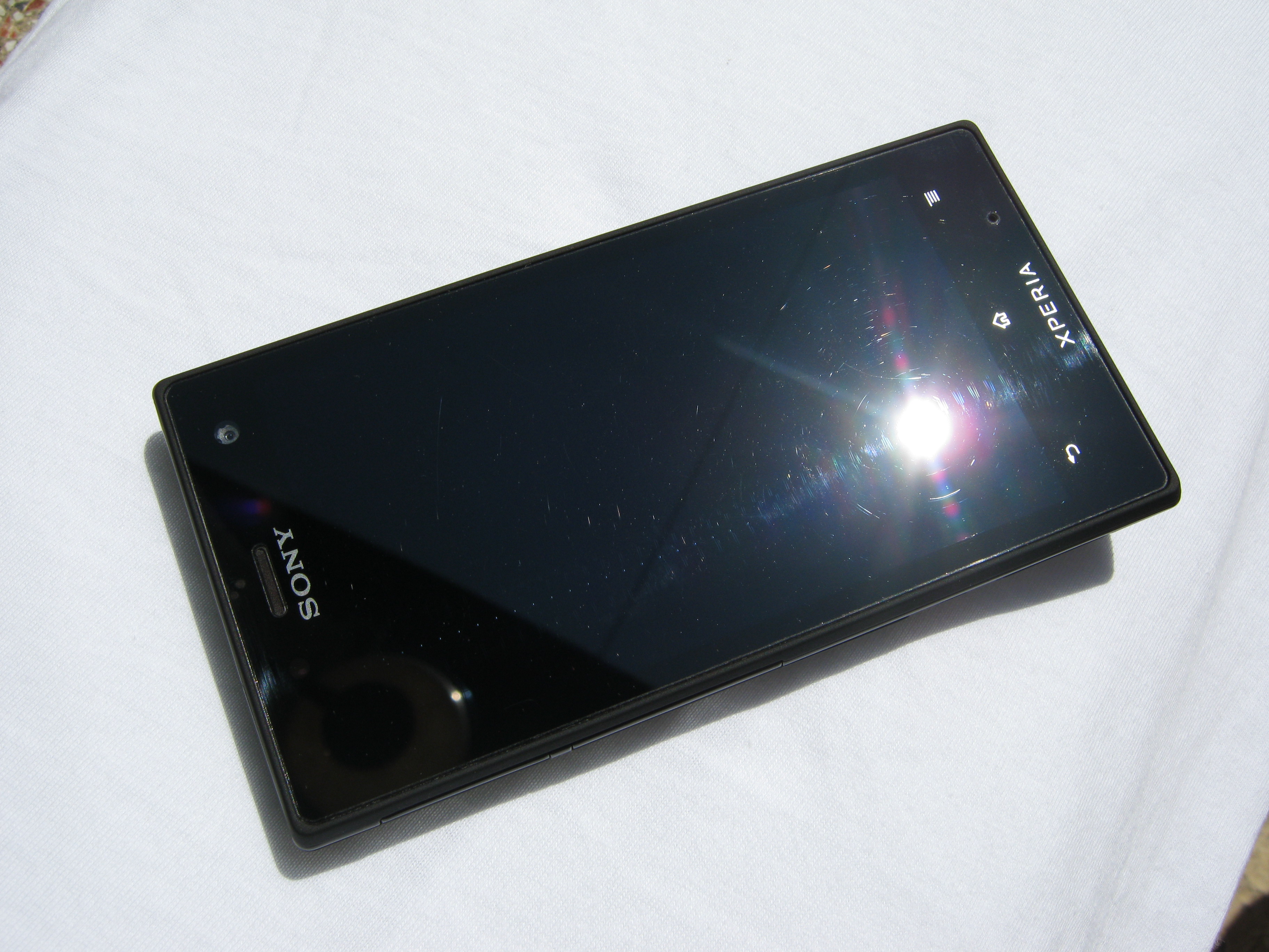 Sony Xperia acro S Resim 2